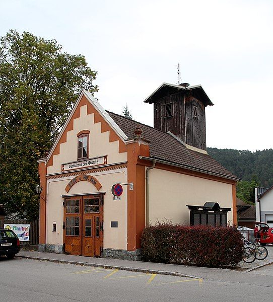 File:Türnitz - Feuerwehrhaus.JPG