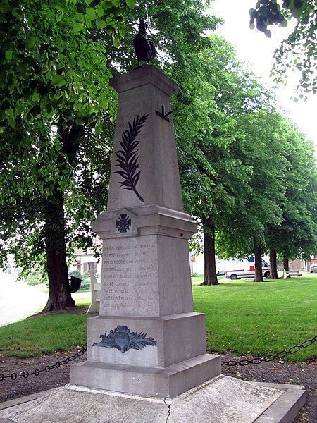 File:Taisnil monument-aux-morts.jpg