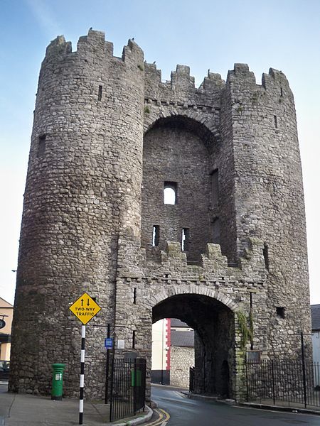 File:Town wall barbican.jpg