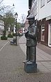 Bronze statue of the "Speaker Bode" in the pedestrian area in U-Town. (Photo: UIA.)