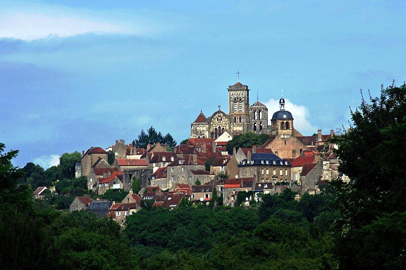 File:Vezelay from West.jpg