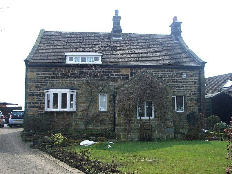 File:Well House, Stannington.jpg