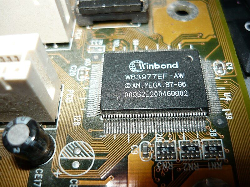 File:Winbond W83977EF-AW 20100419.jpg