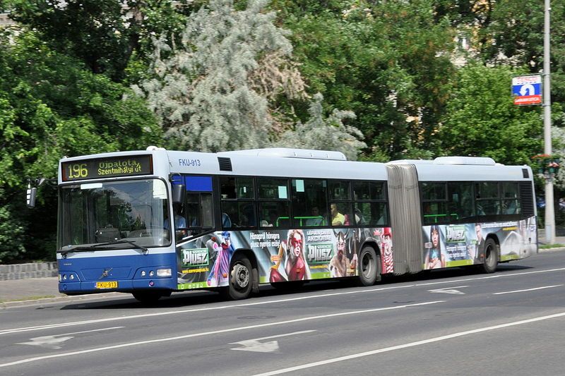 File:196-os busz (Budapest).JPG