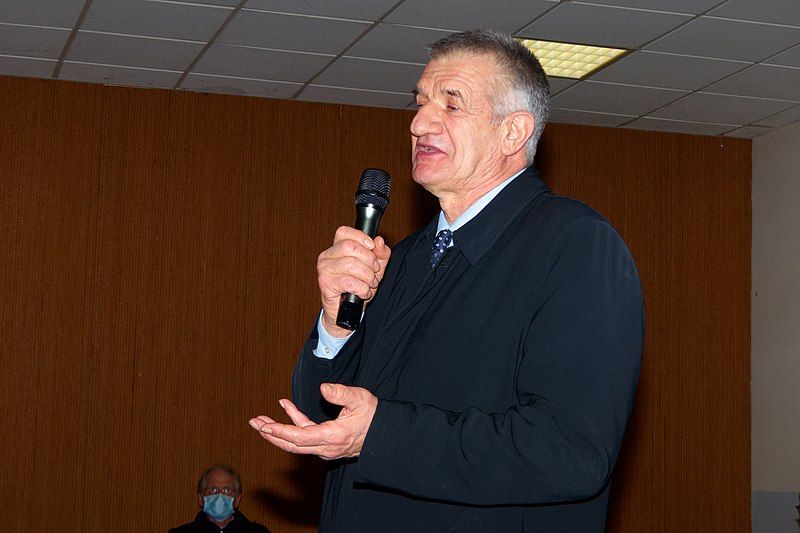 File:2022-02-11 21-48-04 meeting-Lassalle-Onans.jpg