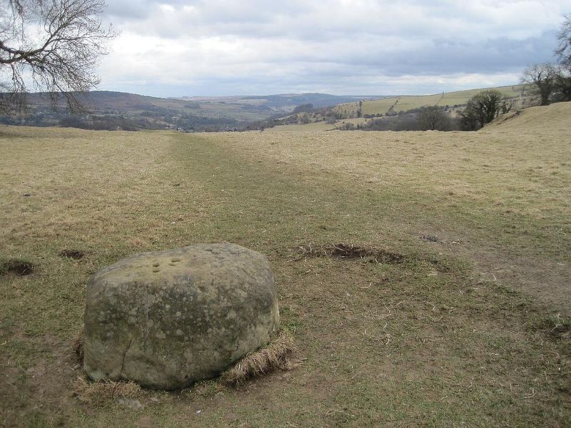 File:Boundary Stone, Eyam.jpg