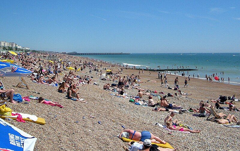 File:Brighton beach.jpg