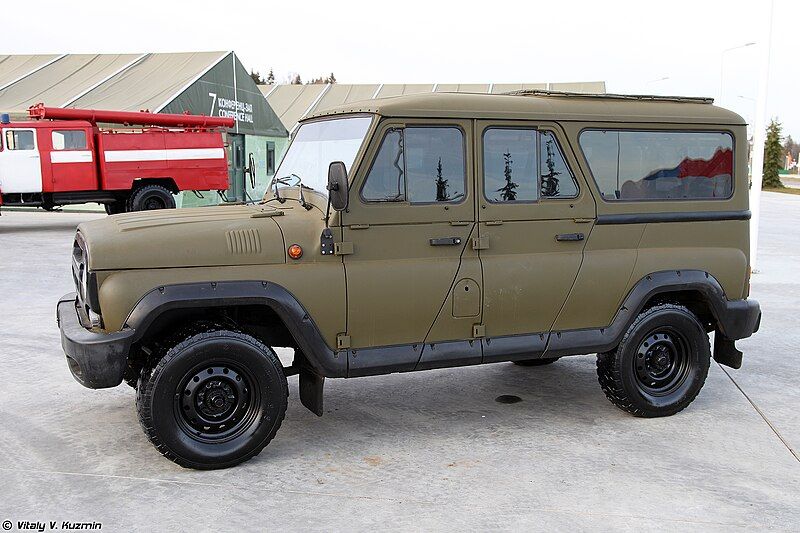 File:Brown UAZ-3132.jpg