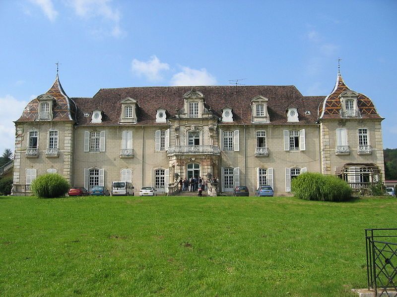 File:Chateau de Novillars.jpg