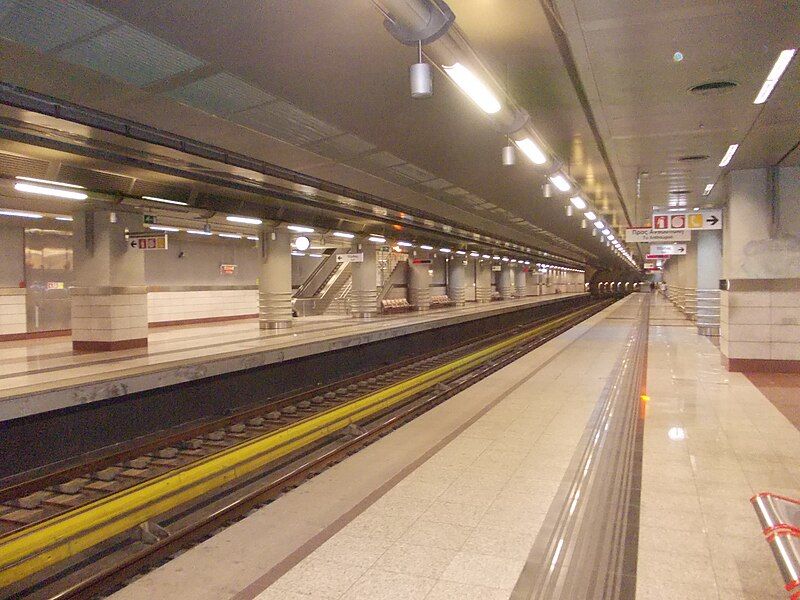 File:Elliniko metro station.jpg