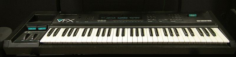 File:Ensoniq VFX (angled).jpg