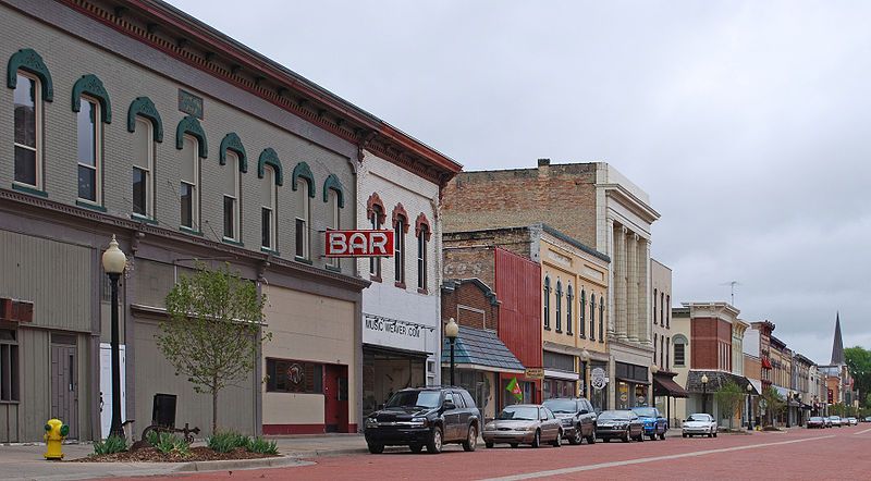 File:IoniaDowntownCommercialHistoricDistrict1.jpg