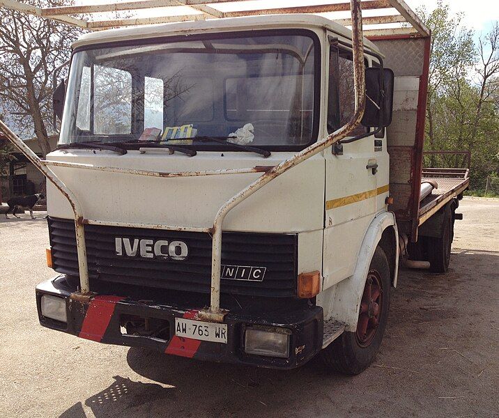 File:Iveco UNIC 110-14.JPG