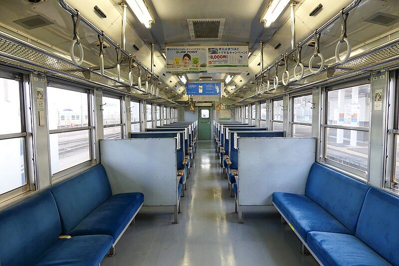 File:Kiha40-Tadami-Line-Inside.jpg