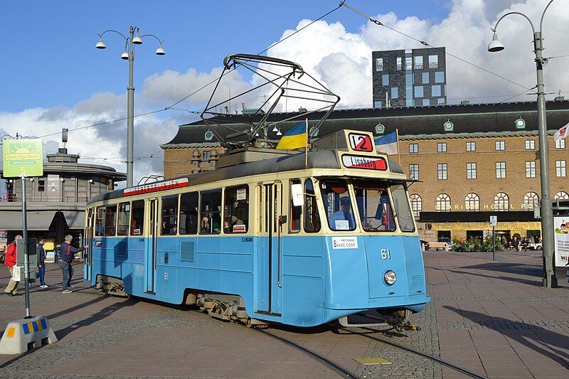 File:Linje 12 Liseberg.JPG