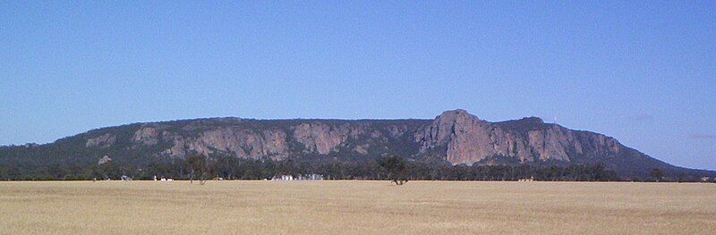 File:Mount Arapiles1.jpg