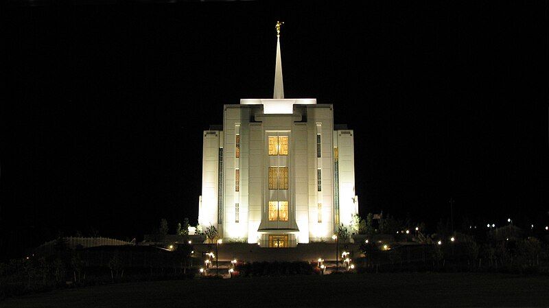 File:Rexy Temple Night.jpg