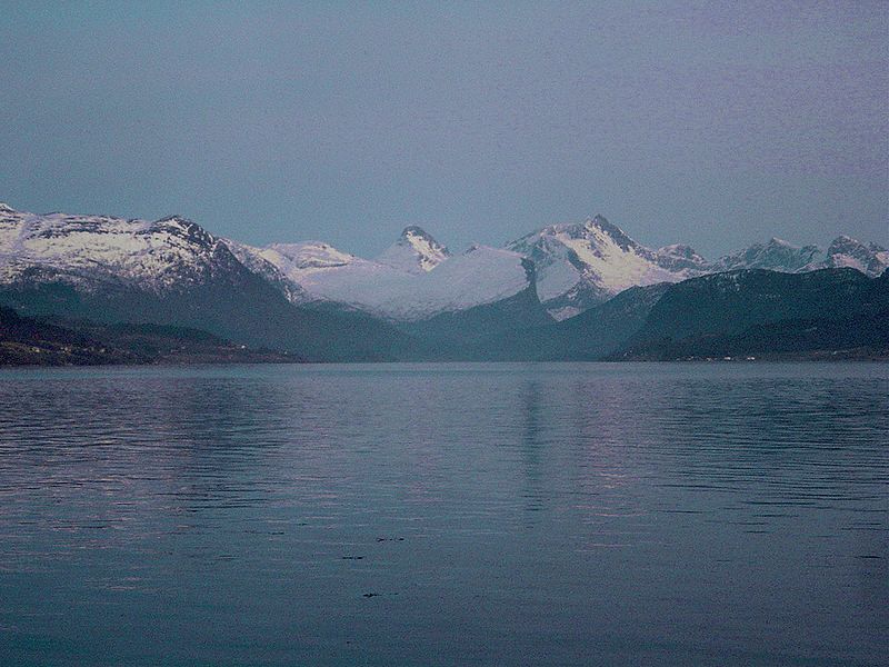 File:Rodvenfjorden-norway.jpg