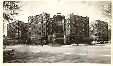 The Sedgwick Gardens, designed by Mesrobian in 1931, has been an exemplary model of Art Deco porte-cochère architecture.