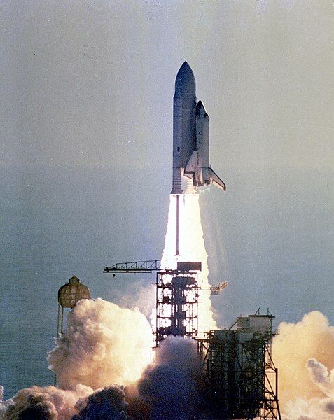 File:Sts1-liftoff-columbia.triddle.jpg