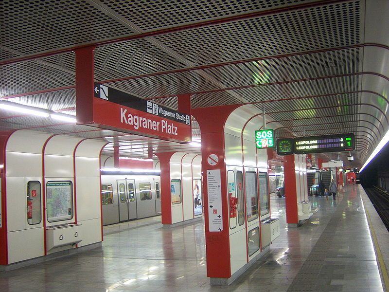 File:U1 Kagraner Platz1.JPG