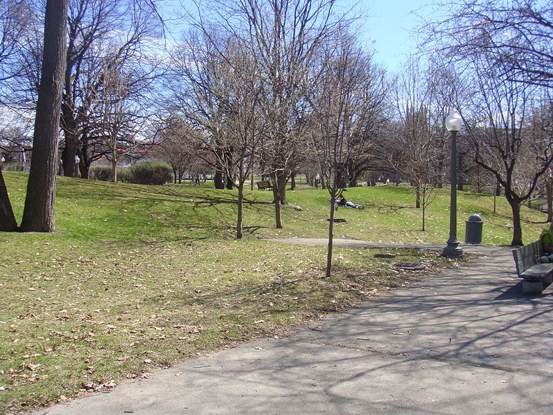 File:Westmount Park 07.jpg