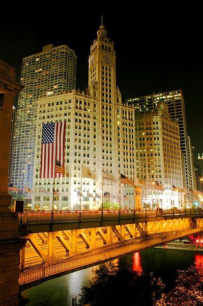 File:Wrigley Building nighttime.jpg