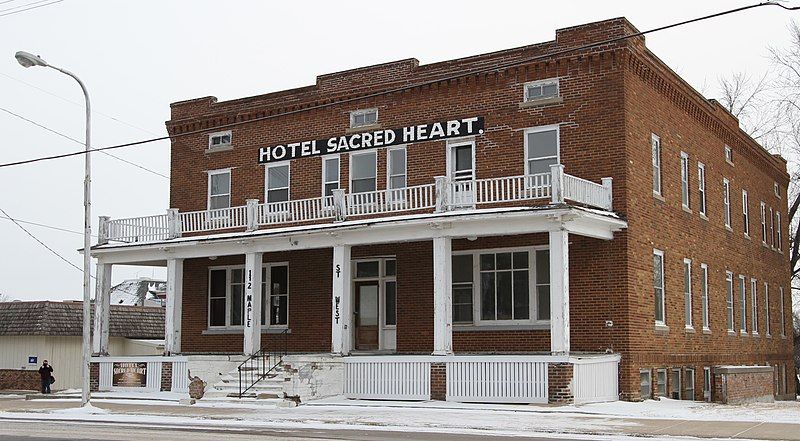 File:2018HotelSacredHeart.jpg