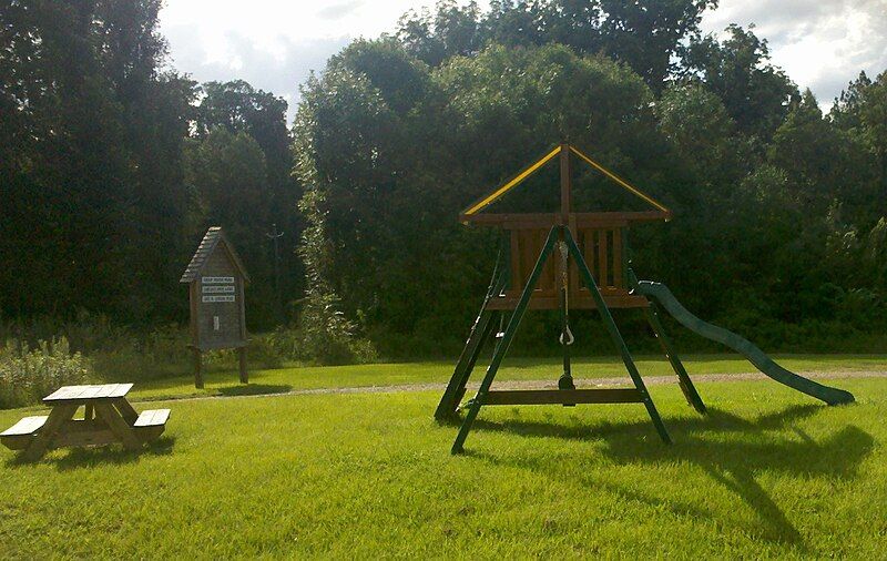 File:Camelback playground.jpg