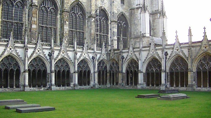 File:Canterbury Cathedral cloister.JPG