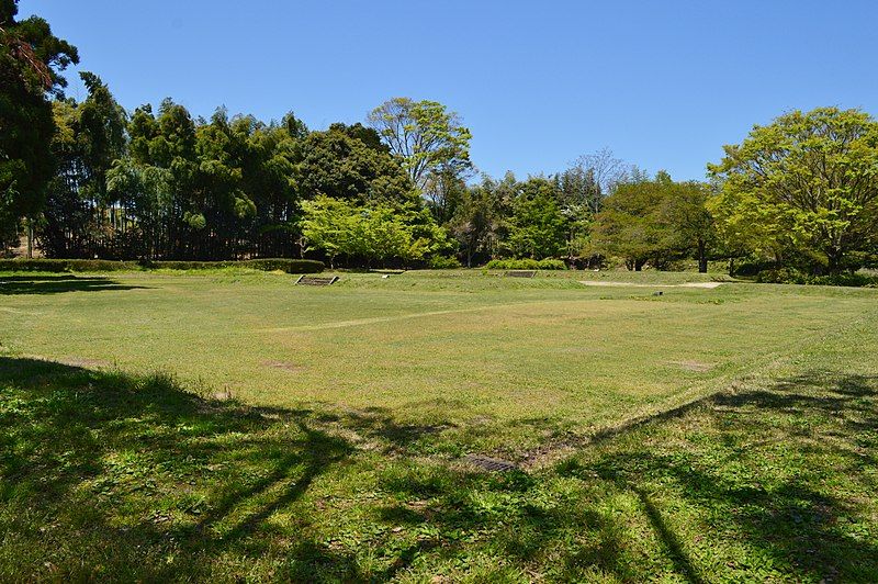 File:Hoki Kokubunji-ato, zenkei.jpg