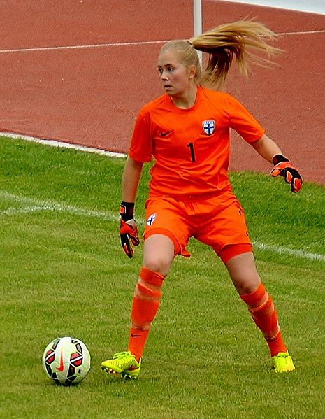 File:Milla-MajMajasaari (2) (cropped).JPG