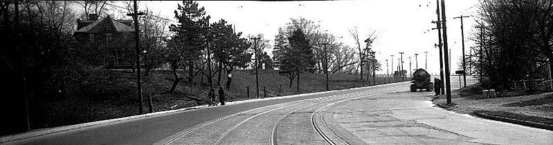 File:MimicoLakeShoreAtCurve1936.jpg