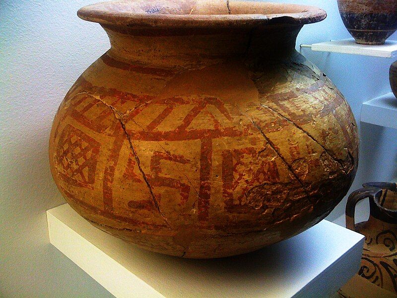 File:Nesactium, Histrian vase.jpg