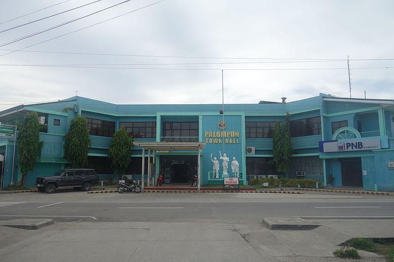 File:Palompon Town Hall.jpg