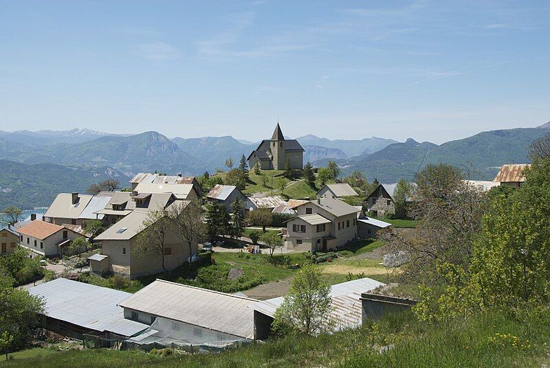 File:Saint-Apollinaire (Hautes-Alpes).jpg