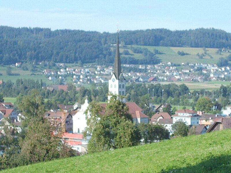 File:Schötz Pfarrkirche.jpg