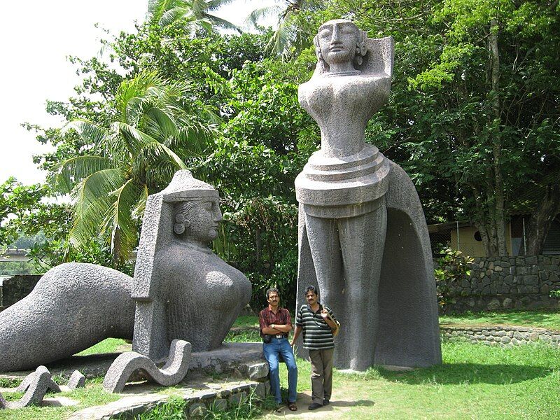 File:Sculpture kanayi kunhiraman.jpg