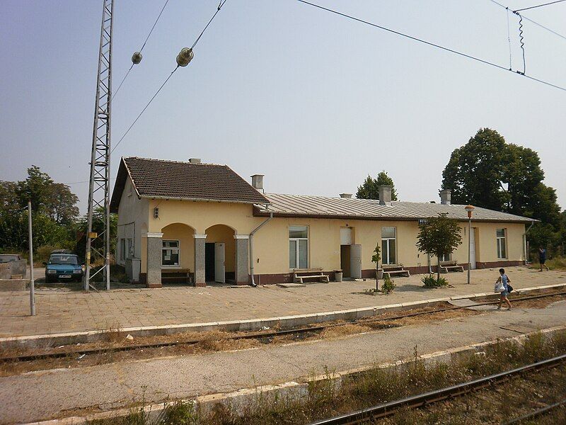 File:Vetovo station.jpg