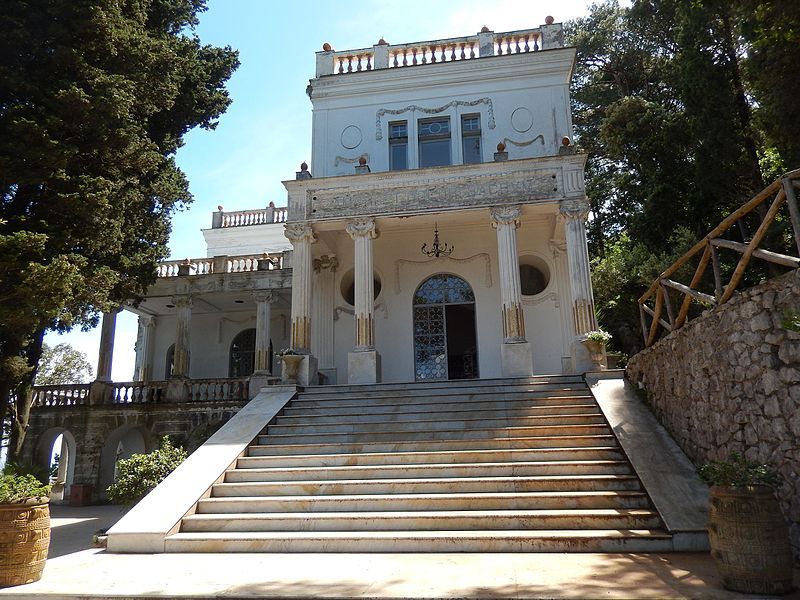 File:Villa Lysis 2635.jpg