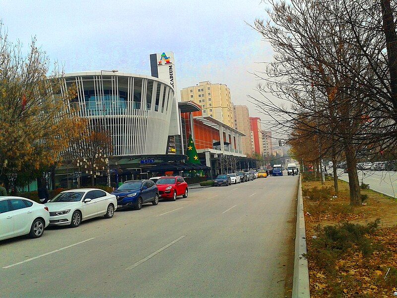 File:Çayyolu main street.jpg