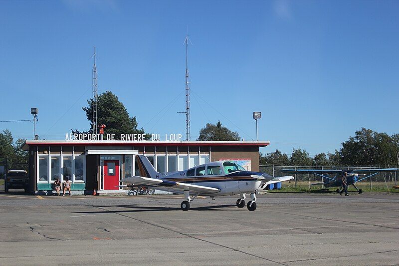 File:Aeroport rdl.jpg