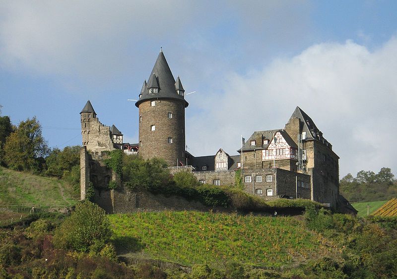 File:BacharachStahleck.jpg