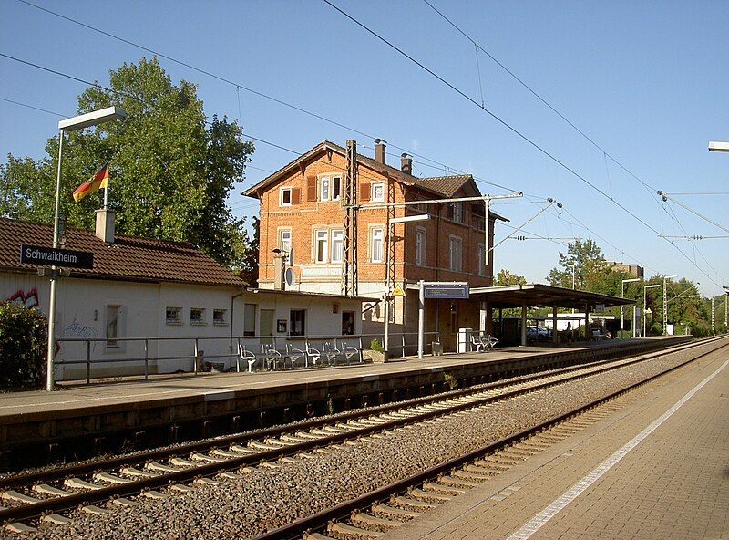 File:Bahnhof Schwaikheim.jpg