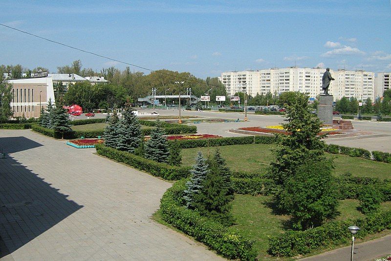 File:C0244-Kstovo-Lenin-Square.jpg