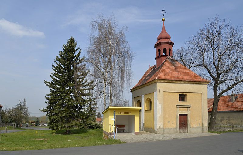 File:Chapel in Hříškov.jpg