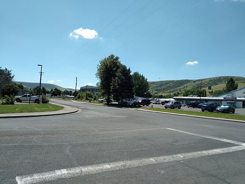 File:Downtown Lapwai Idaho.jpg