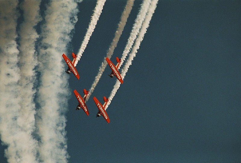 File:EAA AirVenture 2004.jpg