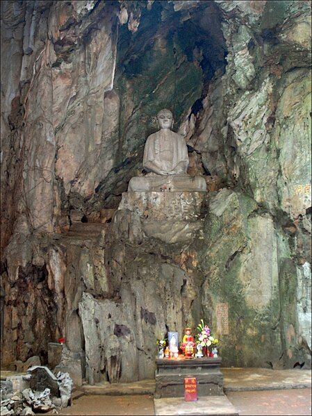 File:Grotte Huyen Khong.jpg