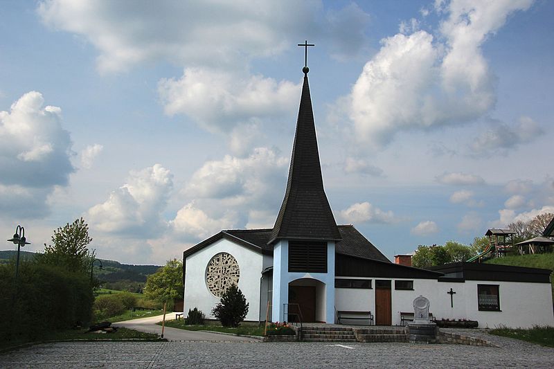 File:Grub-Kirche 8450.JPG